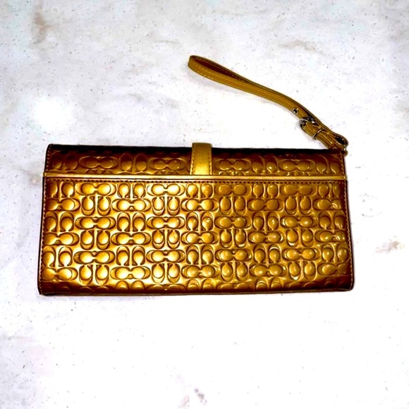 Coach Wristlet - Picture 4 of 4